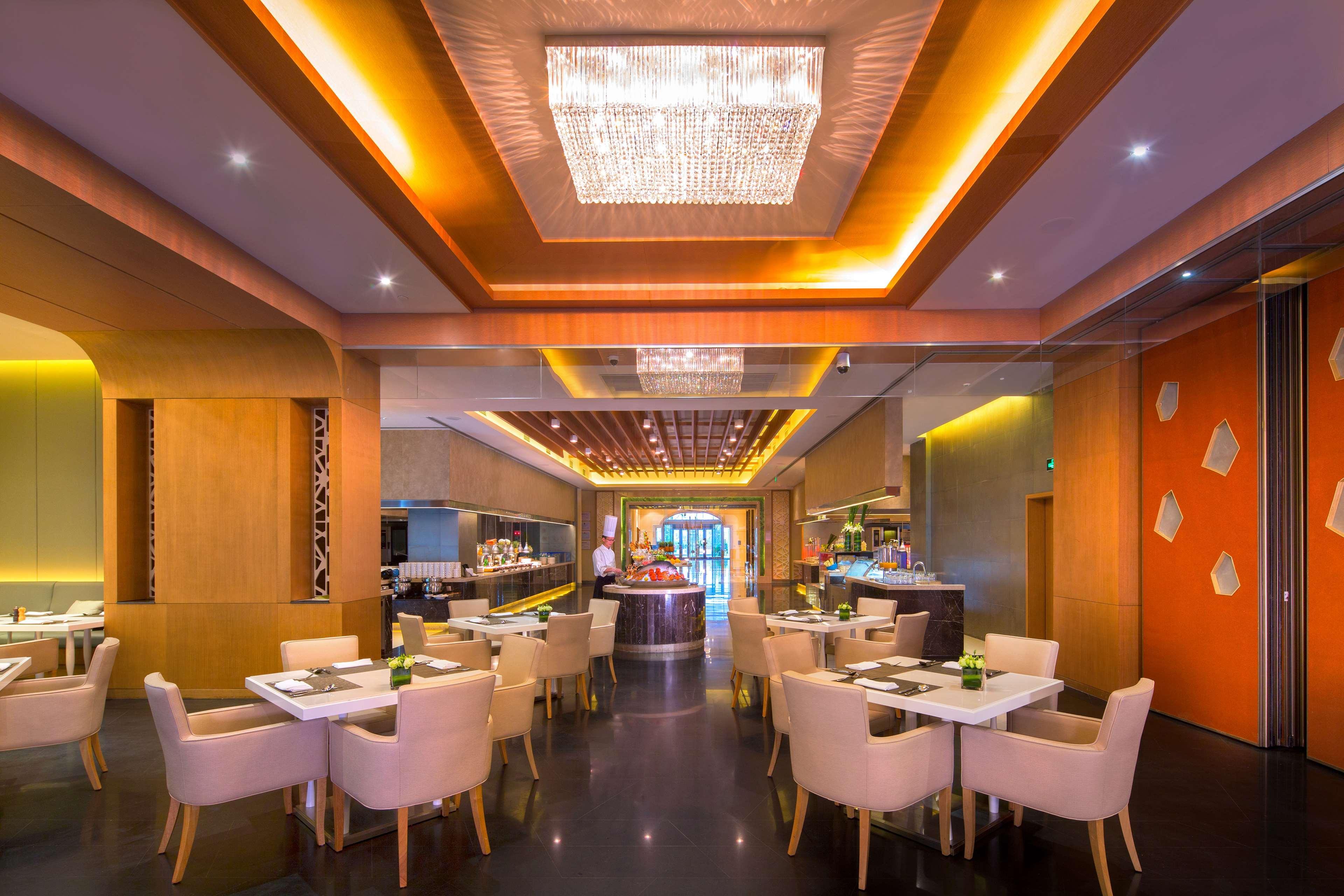 Doubletree By Hilton Ningbo - Chunxiao Hotel Екстериор снимка