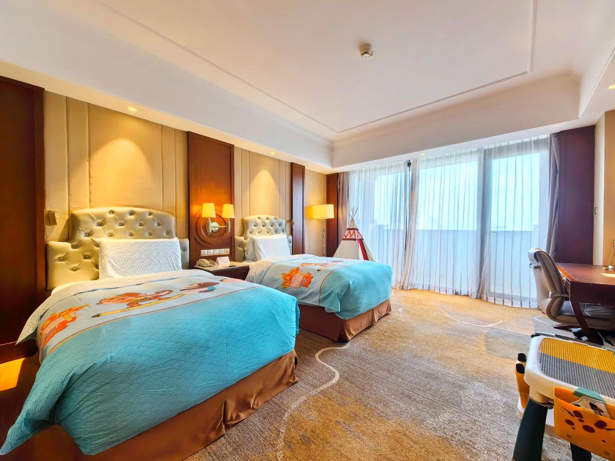 Doubletree By Hilton Ningbo - Chunxiao Hotel Екстериор снимка