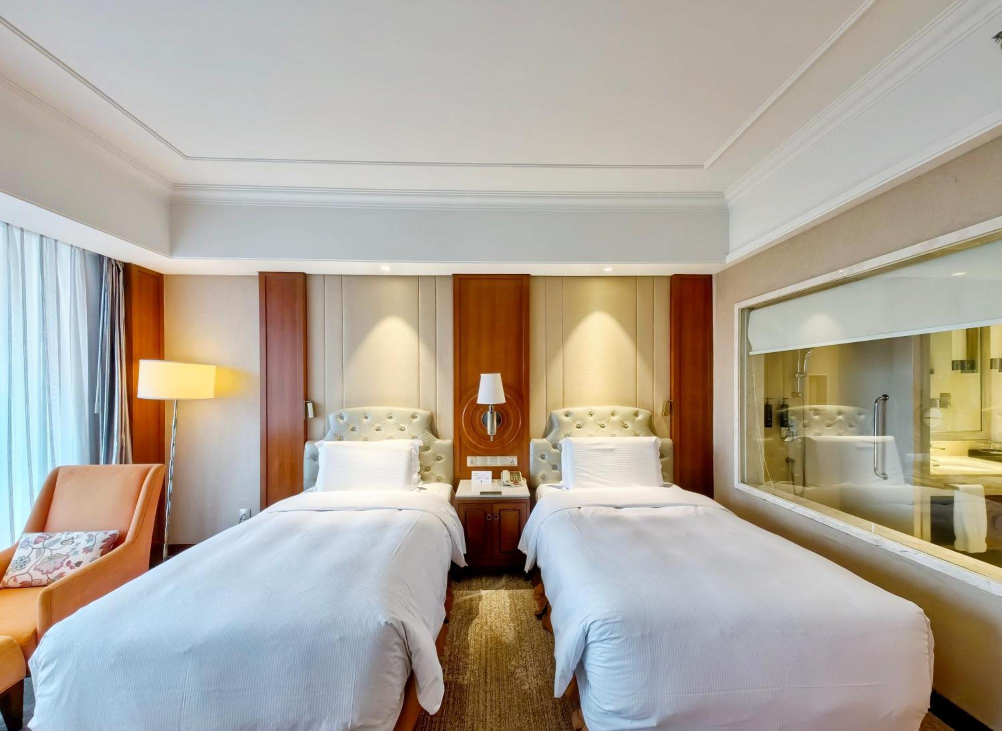 Doubletree By Hilton Ningbo - Chunxiao Hotel Екстериор снимка
