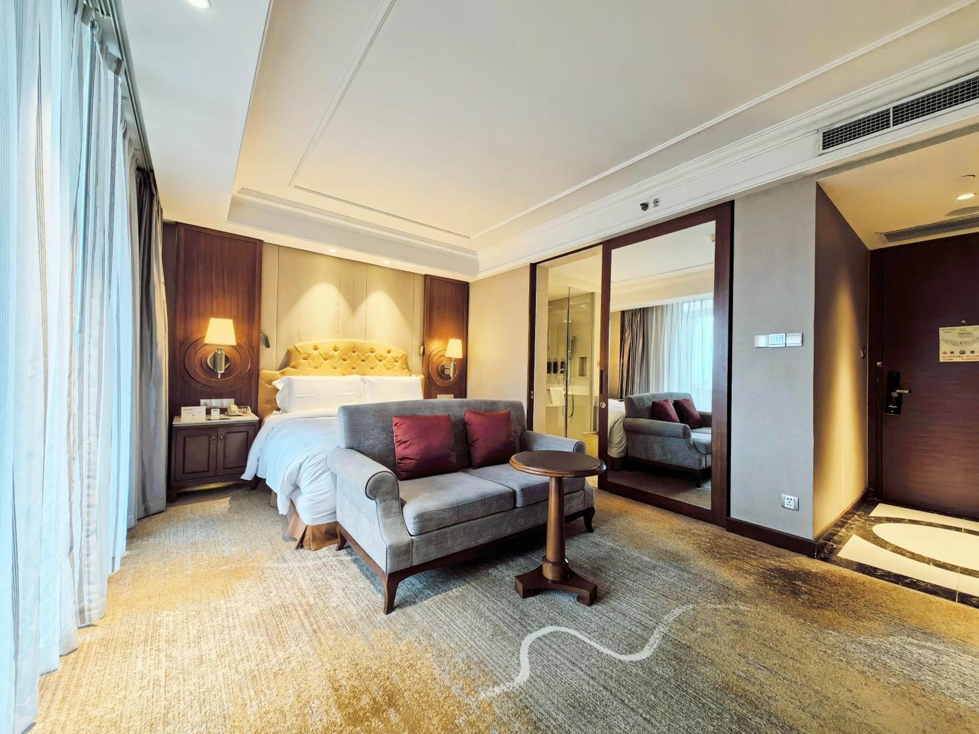 Doubletree By Hilton Ningbo - Chunxiao Hotel Екстериор снимка