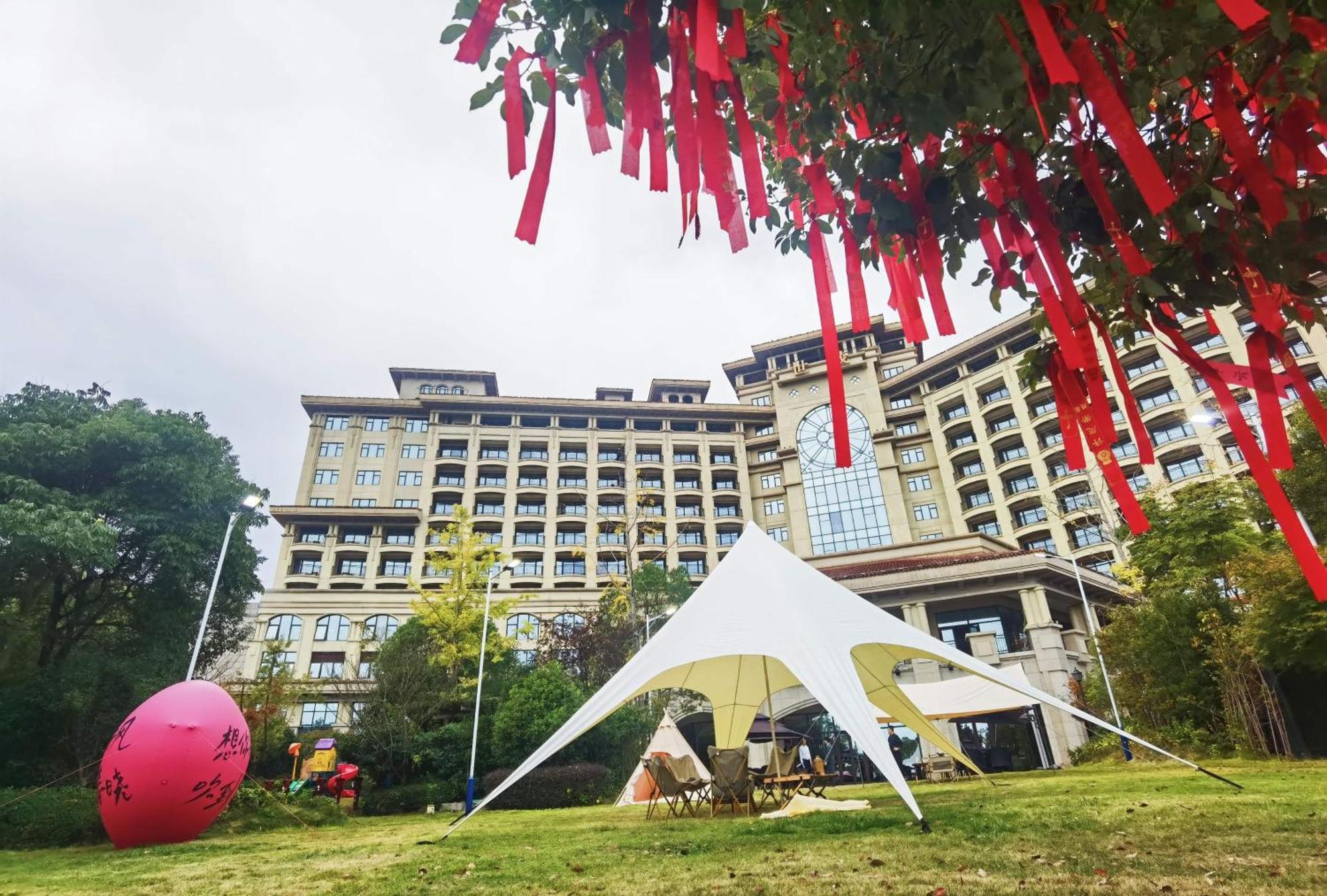 Doubletree By Hilton Ningbo - Chunxiao Hotel Екстериор снимка
