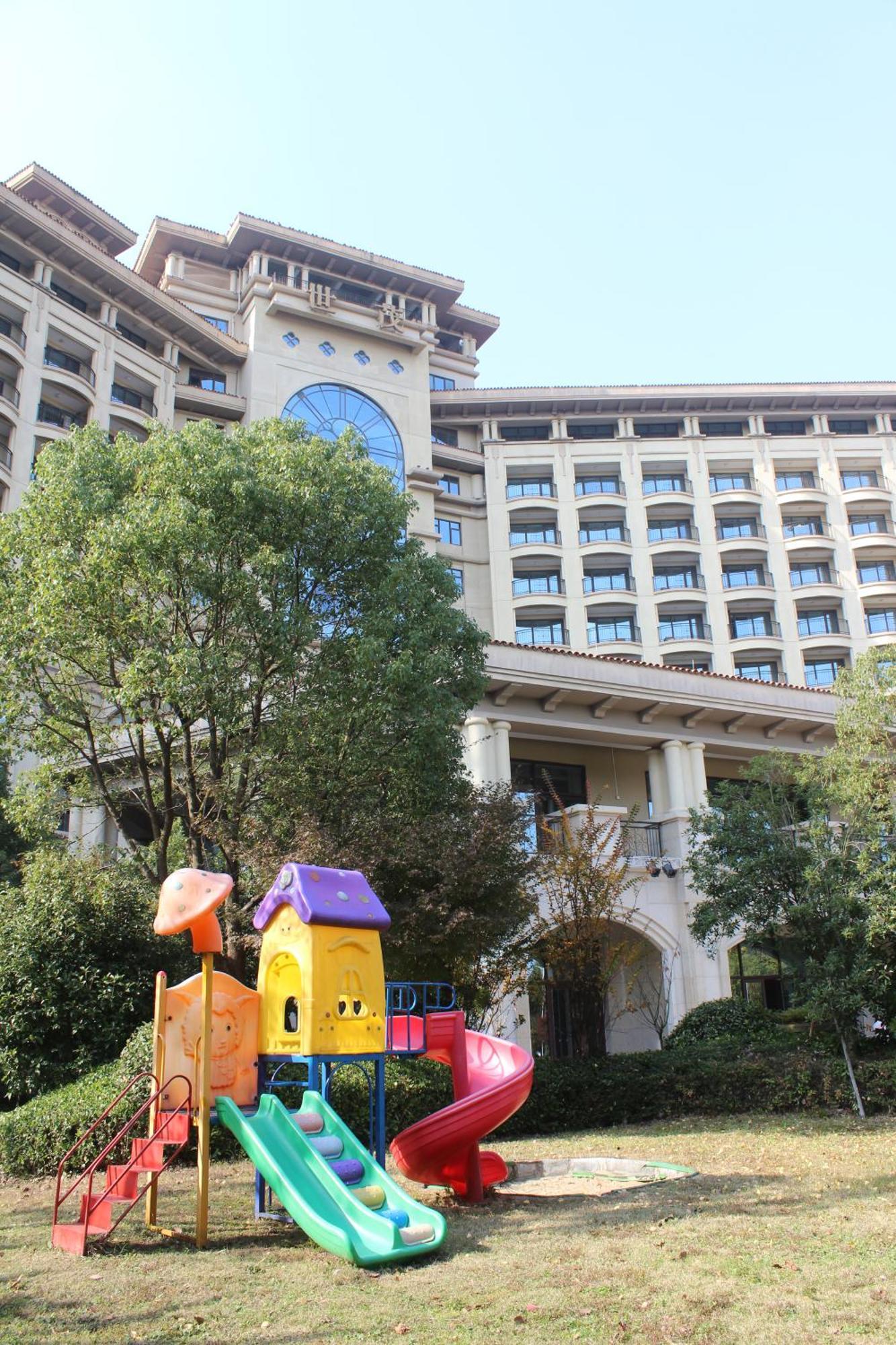Doubletree By Hilton Ningbo - Chunxiao Hotel Екстериор снимка