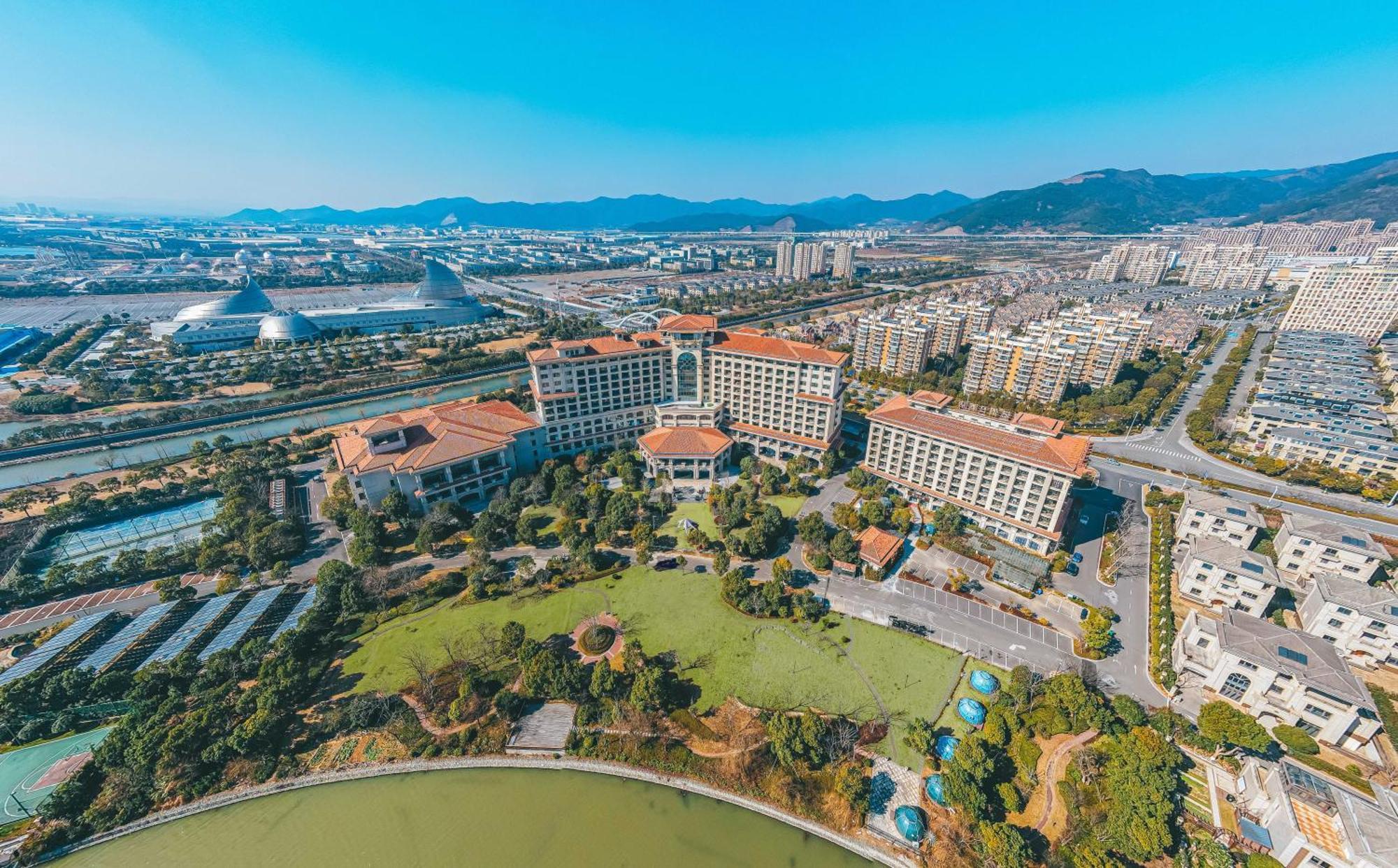 Doubletree By Hilton Ningbo - Chunxiao Hotel Екстериор снимка