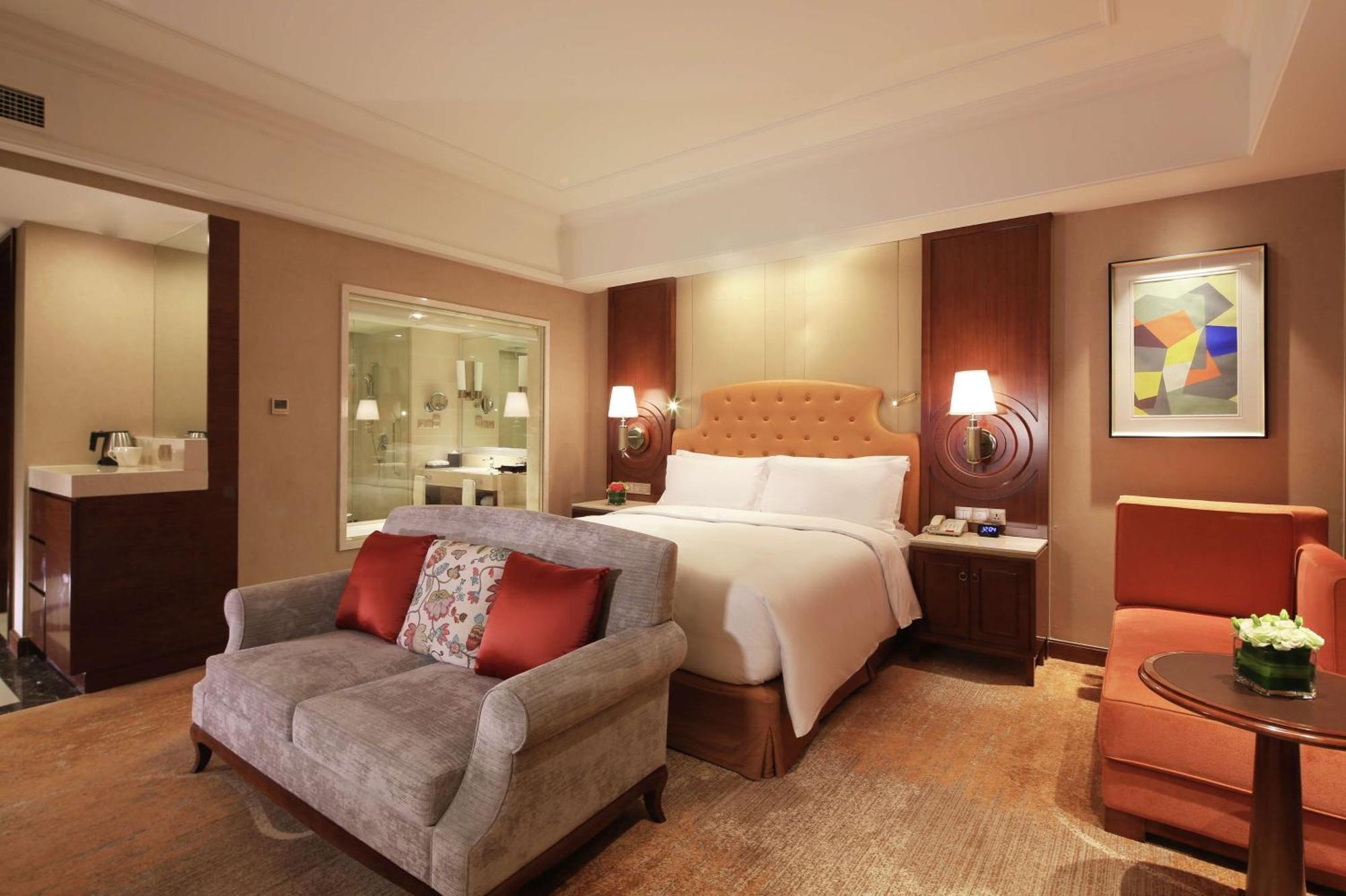 Doubletree By Hilton Ningbo - Chunxiao Hotel Екстериор снимка
