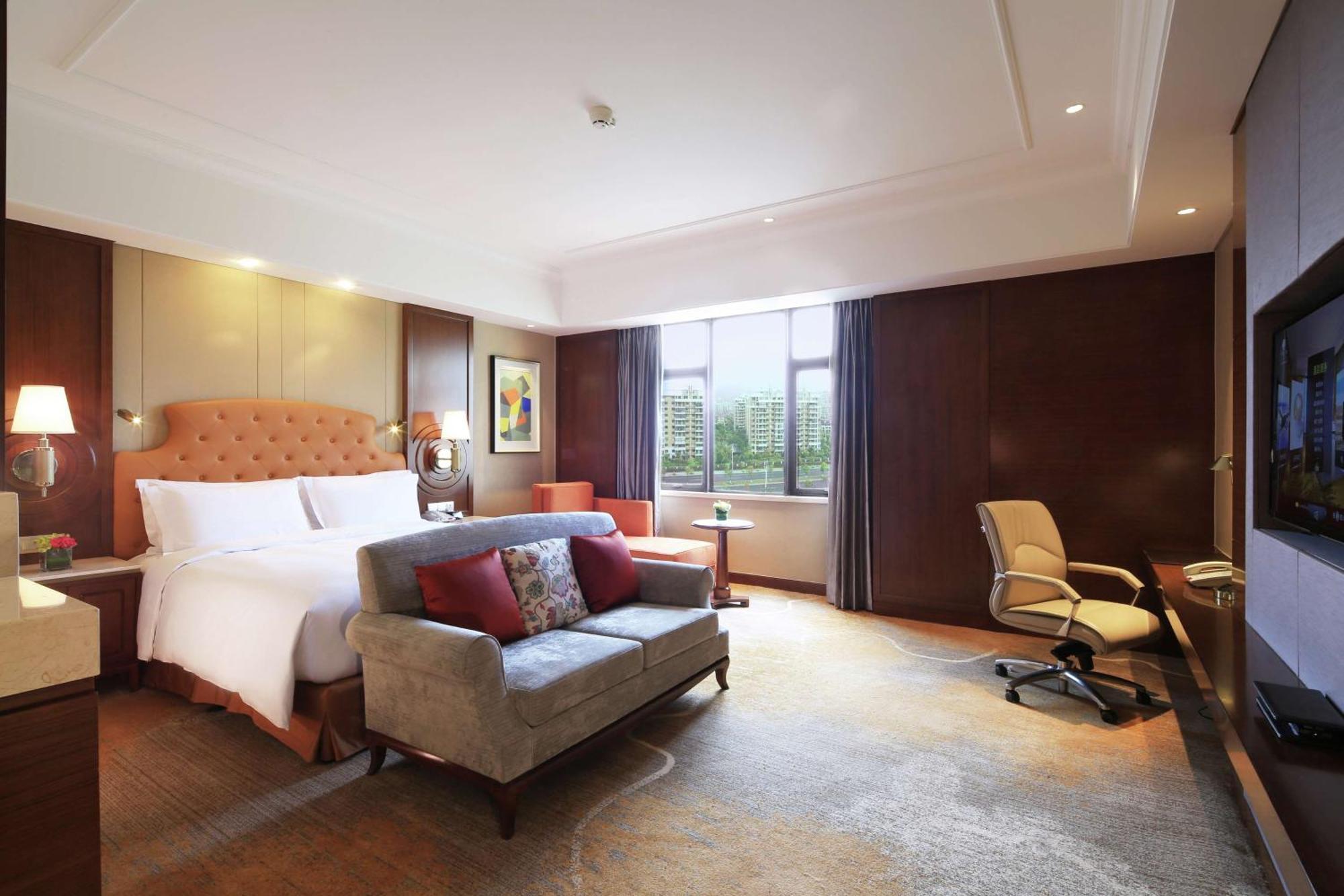 Doubletree By Hilton Ningbo - Chunxiao Hotel Екстериор снимка